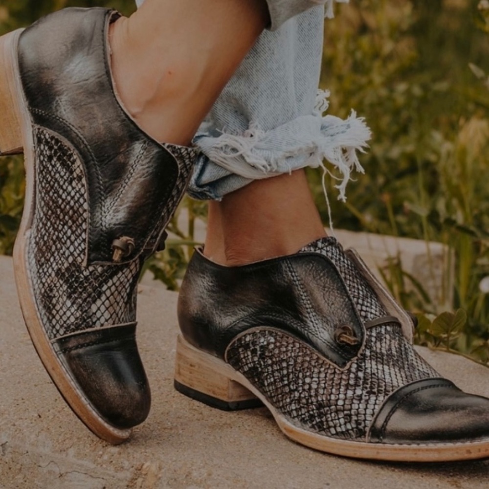 Lightly worn Freebird Mabel in Black Multi Size 9